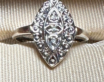 Vintage 10K White Gold Princess Ring~Vertical Setting~Size 4