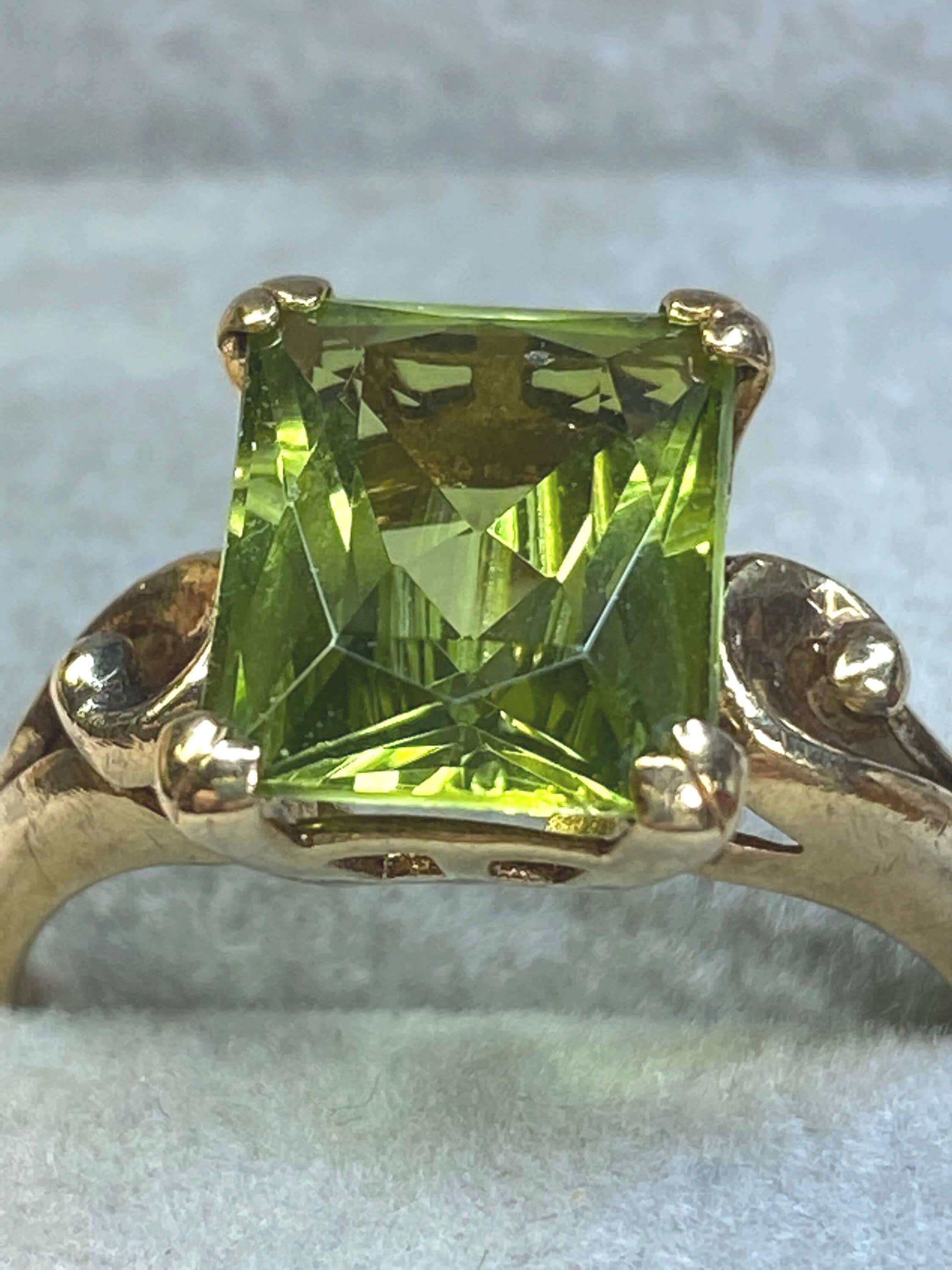 Vintage 10K Yellow Gold KSK Brand Created Green Spinel Ring