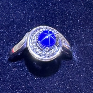 Vintage 10K White Gold Blue Star Sapphire With Accent Diamonds~Size 5 1/2