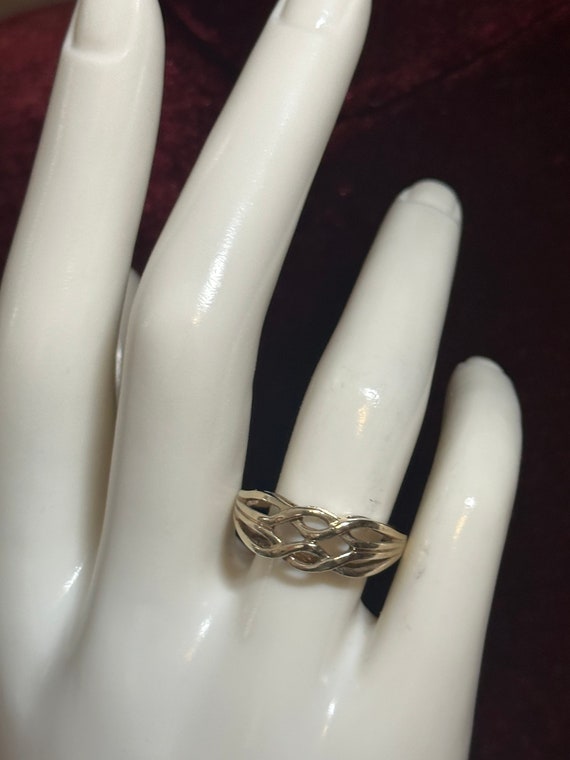 Vintage 10K Yellow Gold Crisscross Ring~Size 8 - image 9