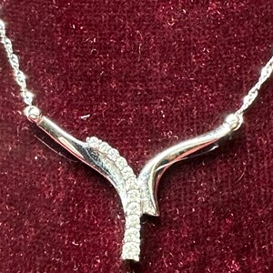 10K White Gold Offset Diamond Neckace