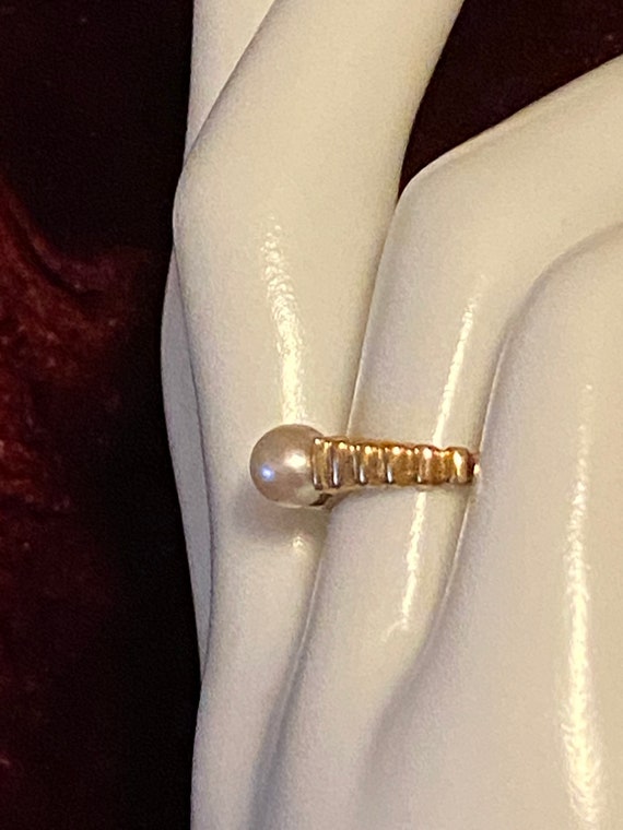 Unique 10K Yellow Gold Pearl Ring~Size 7 1/2 - image 2