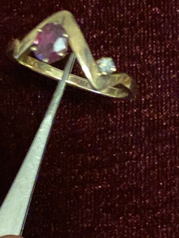 14K Yellow Gold Zigzag Chevron Ruby Ring with Acc… - image 6