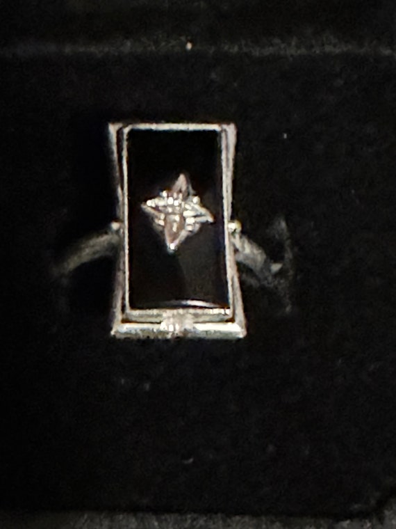 Vintage 10K White Gold Black Onyx Ring with Accent
