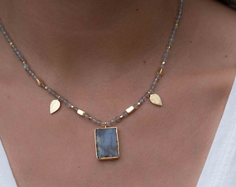 Labradorite, Moonstone or Rose Quartz Bead Necklace ~ Charm ~ Gold plated 18k ~ Bohemian ~ MN120