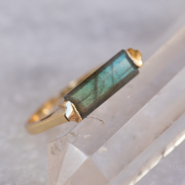 Rainbow Labradorite Ring ~ Rechthoekige Steen ~ Edelsteen ~ Natuurlijk ~ 18k Verguld ~ Sieraden ~ Handgemaakt ~ Februari Geboortesteen ~ MR161