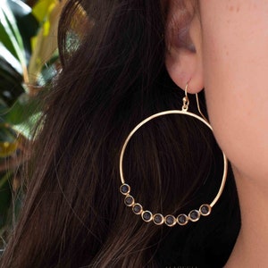 Pendientes grandes redondos de cuarzo ahumado chapados en oro de 18 k ~ Piedra preciosa ~ Pendientes colgantes ~ Diseño bohemio ~ Hechos a mano ~ Joyería ~ Regalo para ella ~ ME209