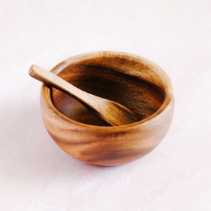 6" ACACIA WOOD SMOOTHIE bowl & spoon // hand carved in the Philippines
