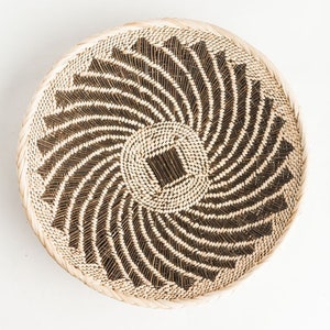 AURORA 18" WALL BASKET | handwoven in Zambia