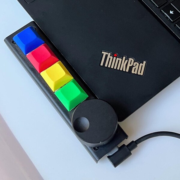 bigKNOB: customizable programmable USB-C knob, 4-button macro pad, hot-swap, steel case, QMK, mediapad/DAW/keypad