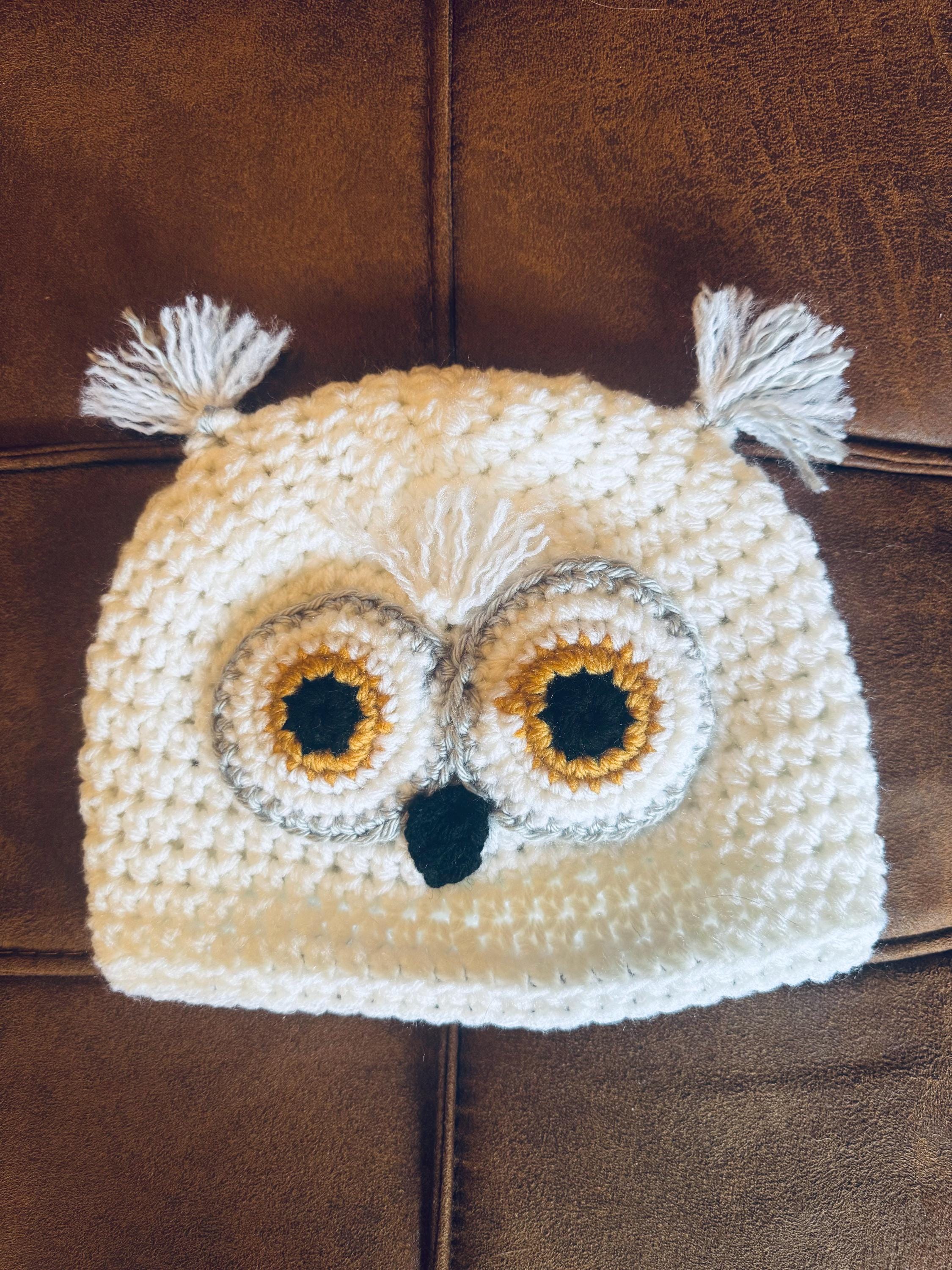 Crochet Snowy Owl Hat, cute winter beanie for toddler, photo prop for newborn, skiing adult head wea