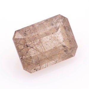 Naturlig rutilerad kvarts, rektangulär slipning, 16,05 ct.