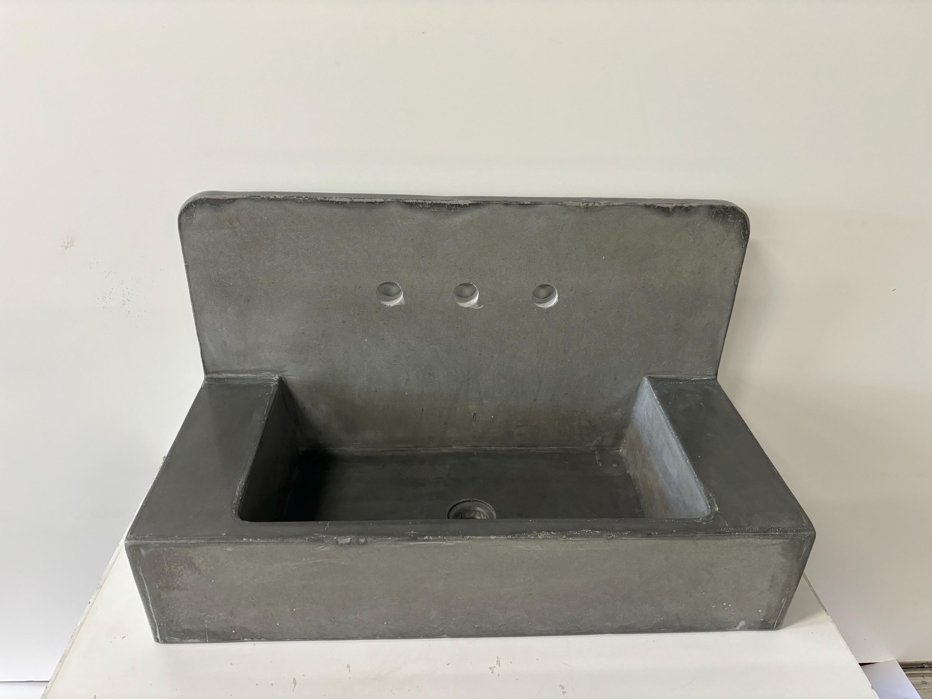 Gallery Detail: 28 Wall Mount Concrete Sink With Integrated Backsplash 27 Colors