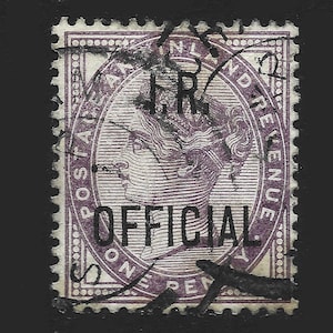 Gran Bretaña 1882 IR OFFICIAL sobre sello postal usado de 1d de color lila de la Reina Victoria. Ideal para coleccionistas de sellos británicos.