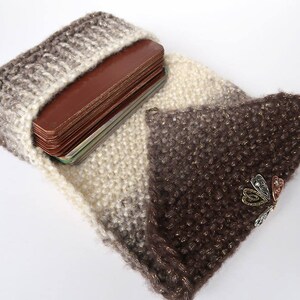 Oracle Bag - Heart Flower: Oracle Tarot Wallet Pouch Bag with Heart Shaped Flower Petals Metal Ornament