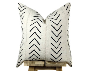 Mudcloth Pillow Cover, African Mud Cloth | Cream and Black | 'Asha'