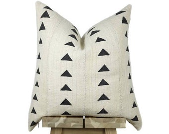 Mudcloth Pillow Cover, African Mud Cloth, African Pillow | Cream and Black | 'Nia'