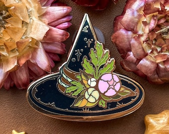 PEONIES WITCH HAT. enamel pin. Gold finish. Hard enamel. Dark academia. bookish pins. witchy vibes. Retro. Vintage. Pin display.