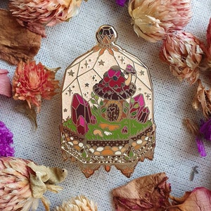 TERRARIUM DE CRISTAL. Épingle en émail dur. Épingle de sorcière. Épinglette automne en émail. Jeu d'épingles. accessoires tendance. Broche. Mini épingles. Théière. Thé.
