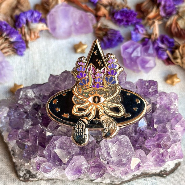 LAVENDER WITCH HAT. enamel pin. Gold finish, hard enamel. Green witch pin. glitter. spooky vibes pins. witchy accessories. Dark Academia.