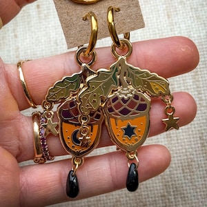 ACORNS EARRINGS. Witch pendant earrings. Autumn, spooky season. Gold earrings. Hoops. Surgical steel. Statement earrings. Jewellery. Jewelry