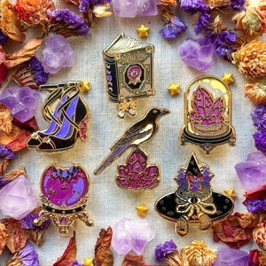 AMETHYST SET enamel pin. Gold finish, hard enamel. Green witch pin. glitter. spooky vibes pins. witchy accessories. Crystal, clayrvoyant.