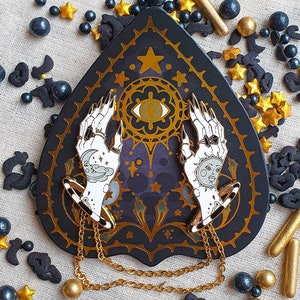 OBSIDIAN. Sonne und Mond Hellsichtige Hände Hard Emaille Witchy Statement Accessoire Kragenstifte