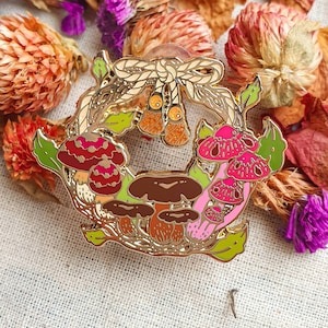 MUSHROOM WREATH. Hard enamel pin. Witchy pin. Autumn enamel pin. Pin set. statement accessories. Brooch. Mini pins. Teapot. Tea.