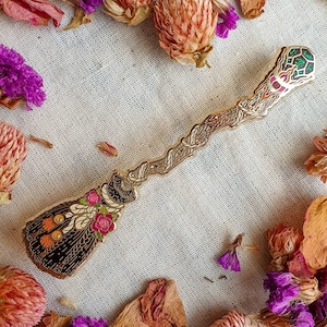 ROSE BALAI. Épingle en émail dur. Épingle de sorcière. Épinglette automne en émail. Jeu d'épingles. accessoires tendance. Broche. Mini épingles. Théière. Thé.