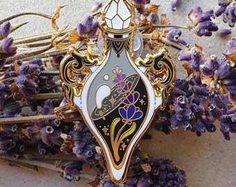 Lavender potion enamel pin. Gold finish, hard enamel. Green witch pin. glitter. spooky vibes pins. witchy accessories. Crystal, lavender.