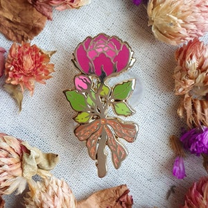 ROSE AVEC RUBAN. Épingle en émail dur. Épingle de sorcière. Épinglette automne en émail. Jeu d'épingles. accessoires tendance. Broche. Mini épingles. Théière. Thé.