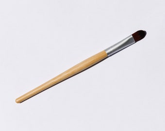 Eyeshadow Brush - Bamboo Powder Makeup - Ecofriendly - Vegan