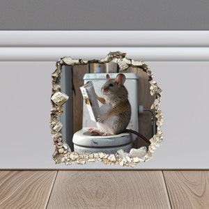 Muis zit op toilet in sticker muisgat, sticker muis leest in muisgat, 3D-muursticker muisgat, realistische muursticker muis,