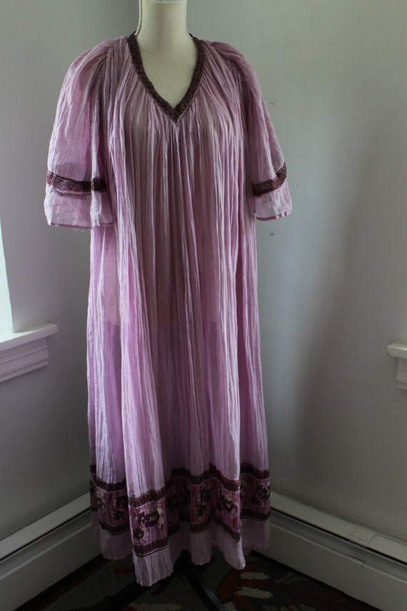 70s Indian Cotton Lavender Purple Kaftan Dress Ang