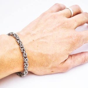 Minimal Bracelet - Small Chain Bracelet - Chainmaille Bracelet - Chainmail Bracelet - Stylish Bracelet - Byzantine Jewelry