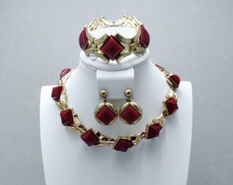 Vintage Signed 50s Crown Trifari Gold Tone Red Thermoset Choker Earrings Bracelet Parure
