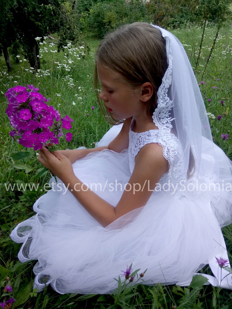 First Communion Veil, Holy Communion, Lace Communion Veil, white Flowergirl veils Little girls veil Mantilla Communion white Lace girl veils 画像 1