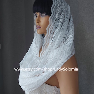 Weißer Kirchenschleier, Brautschal, Spitze Katholischer Schleier Infinity Mantilla, Spitzenschal Katholischer Kapellenschleier Religiöser Kopf, der kybernetische Schleier bedeckt