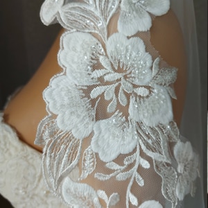 3-D flowers Embroidered lace veil Light Ivory Cathedral Lace Veil Bridal Embroidered veil Lace Mantilla wedding veil bridal floral veil