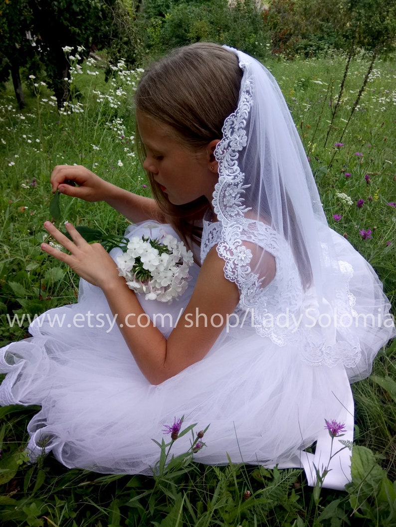 First Communion Veil, Holy Communion, Lace Communion Veil, white Flowergirl veils Little girls veil Mantilla Communion white Lace girl veils 画像 5