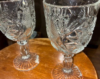 Ensemble de 2 verres à pied en verre à eau et à vin étoile de David Libby vintage de 27,5 cm de haut