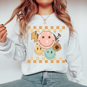 Retro Smiling Faces Sweatshirt | Happy Face Crewneck | Be Happy Shirt | Retro 70&#39;s Style Sweater | Vintage Style Sweatshirt