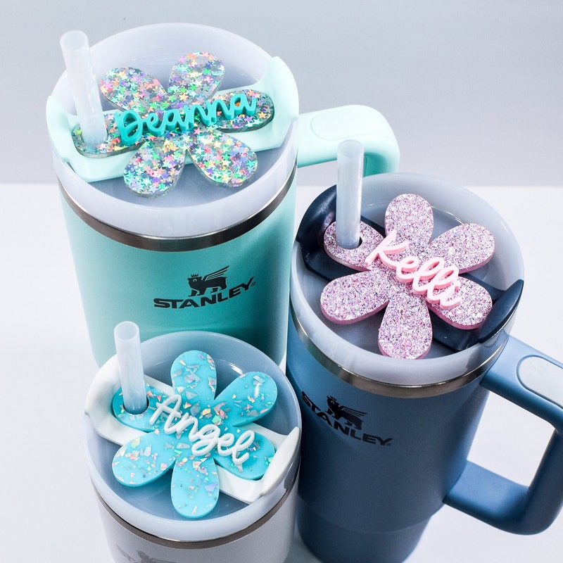 Daisy Name Plate, Tumbler Topper, Daisy Lid Tag, Flower Tumbler Accessories, Personalized Name Tag, Custom Lid Tag, 20 30 40oz