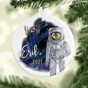 Computer Weihnachtsschmuck Weltraum Illustration Von Astronauten Entdeckt  Festliche Dekoration Aus-Stockillustration von ©grandeduc #521312154