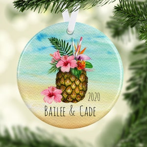 Couple Pineapple Ornament/Couple Ornament/Pineapple Gifts/Personalized Ornament/Gift for Girlfriend/Ceramic Ornament/Christmas Tree Decor