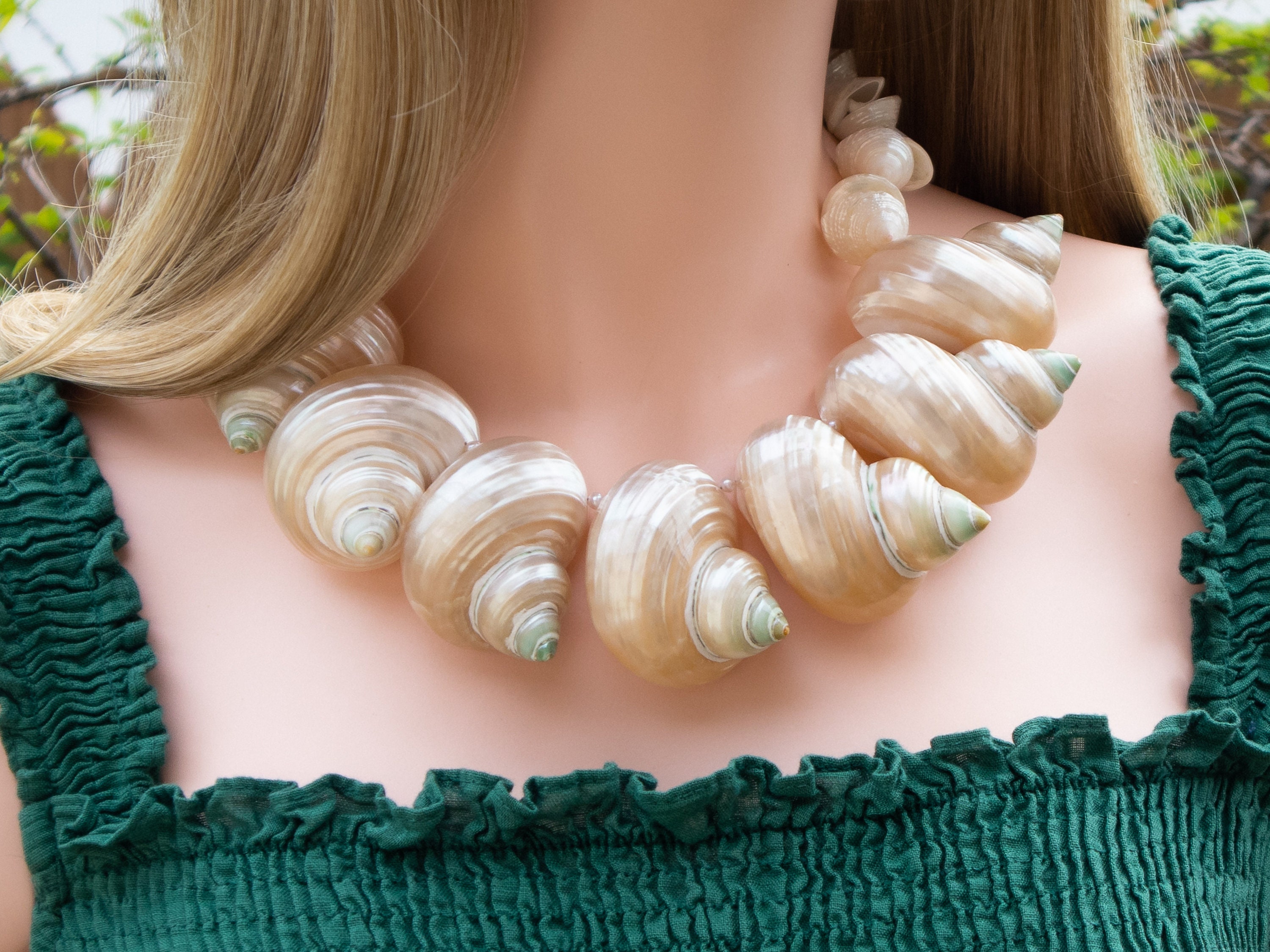 Chunky 2024 shell necklace