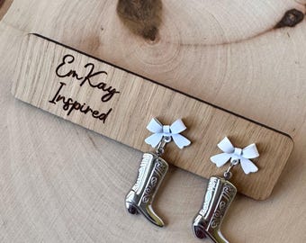 cowboy boot earrings, cowgirl earrings, cute earring dangles, bachelorette party,gifts for her, birthday gift, Nashville bachelorette
