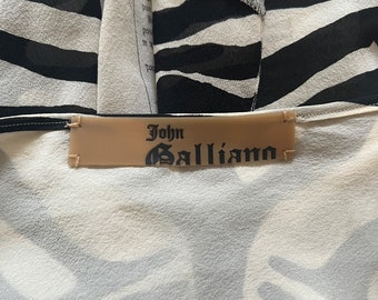 Jhon Galliano ニュースペーパープリント バンダナ 2005s/s 2005 John Galliano Zebra and Newspaper Print Silk Skirt - Etsy