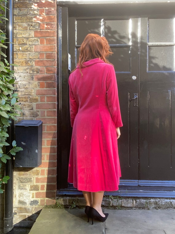 1960s Norman Hartnell Couture Shocking Pink Velvet Coat -  Finland