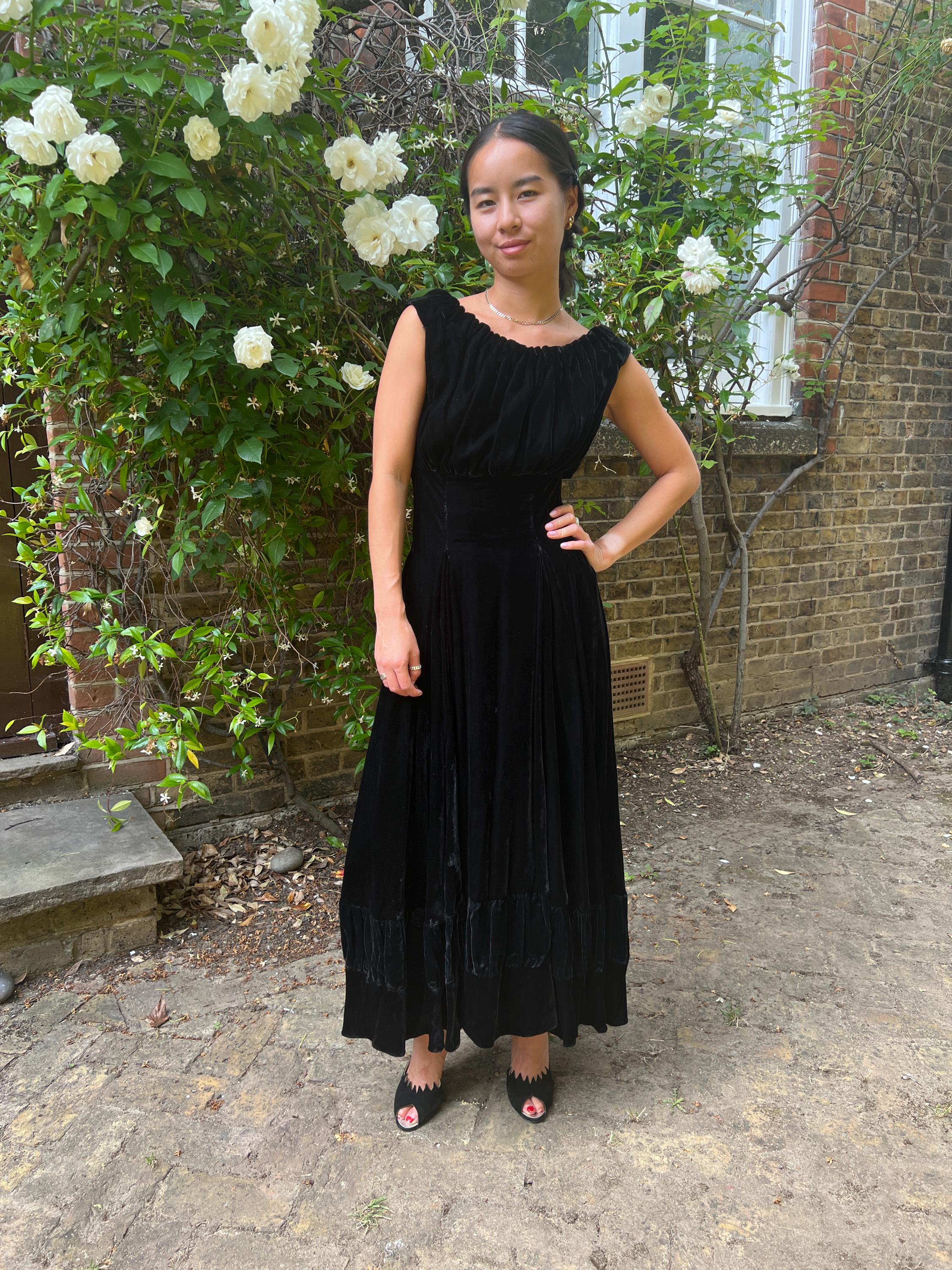 black usher dresses 1950s Frank Panne Silk Velvet Dress pant-waist:38